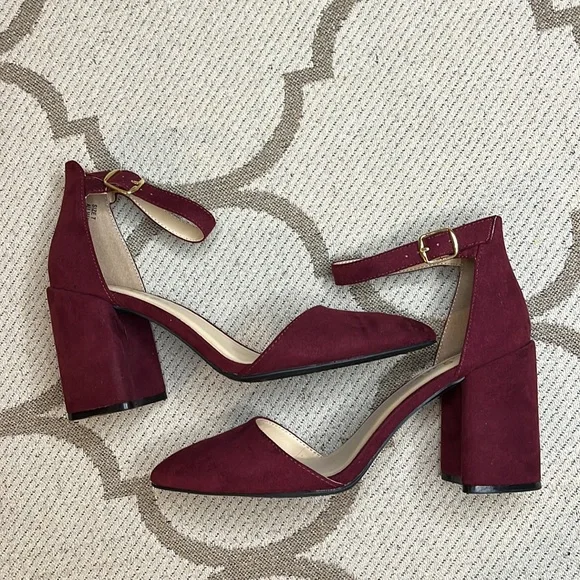 Lulu’s Ellarose Burgundy Suede Ankle Strap closed toe 4” block heels - Picture 2 of 15